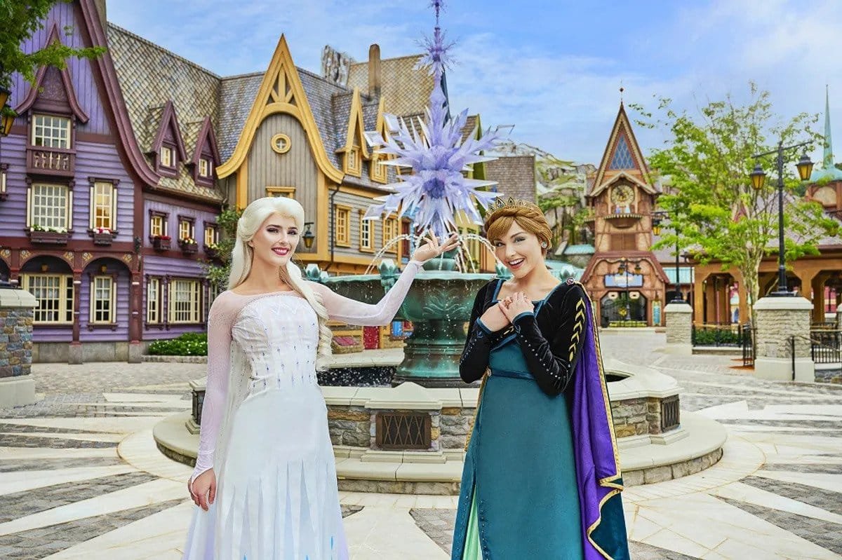 8 Hidden Easter Eggs in World of Frozen at Disneyland World of Frozen at Hong Kong Disneyland